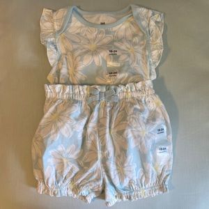 Daisy Onesie and Pull-on Shorts
